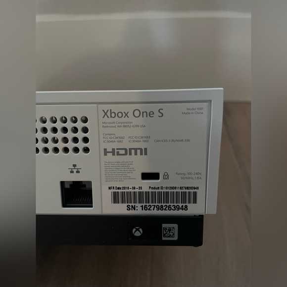 XBox One S - Picture 9 of 9